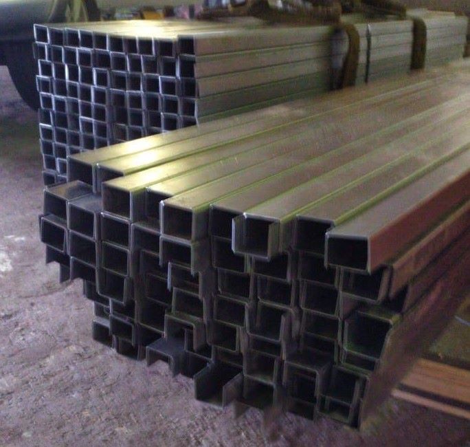 Швеллер стальной